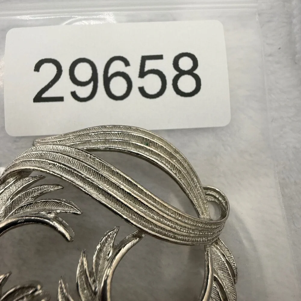 Vintage Lisner Brooch Silver Tone Feather Wreath Textured